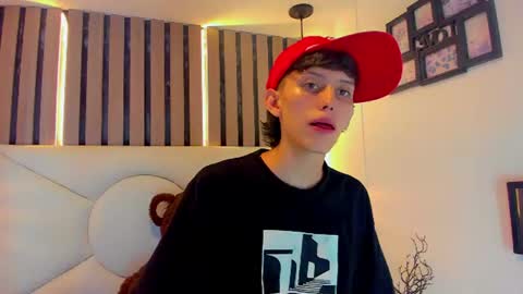 thiago_twink38 online show from 22, 6, 2026