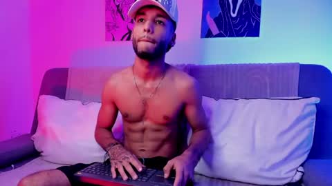 ThiagoFerreti online show from 29, 7, 2026