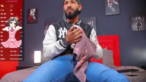 Thia Gomez online show from 5, 12, 2024