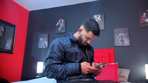 Thia Gomez online show from 10, 1, 2025