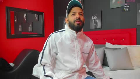 Thia Gomez online show from 4, 3, 2025