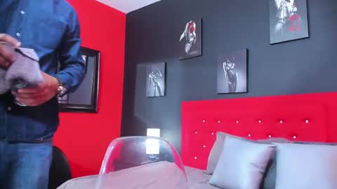 Thia Gomez online show from 8, 3, 2025