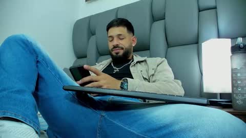 Thia Gomez online show from 13, 3, 2026