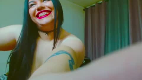 Snapshot of thichslutx chatting on 5, 5, 2026 Maria online show from 5, 5, 2026