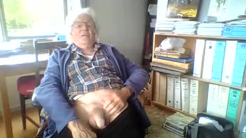 Snapshot of thickcockat71 chatting on 16, 12, 2025 Thickcockat71 online show from 16, 12, 2025