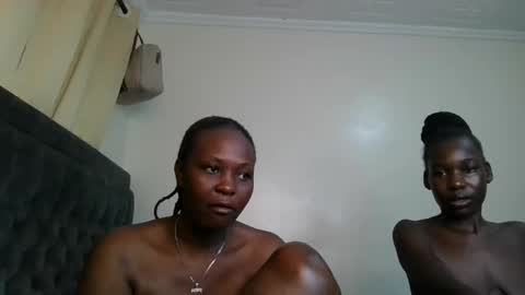 Snapshot of thicky_rue chatting on 3, 6, 2026 Rue online show from 3, 6, 2026