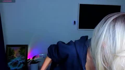 Snapshot of thief_of_hearts_ chatting on 26, 10, 2025 thief_of_hearts_ online show from 26, 10, 2025