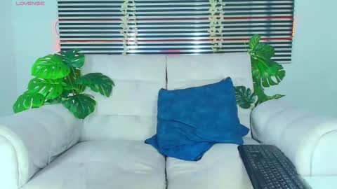 Thiago Saenzz online show from 21, 4, 2026