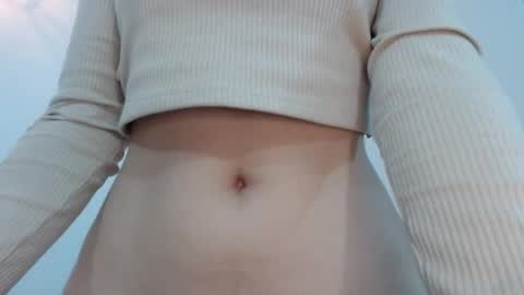 Snapshot of thin33 chatting on 9, 6, 2026 sara online show from 9, 6, 2026