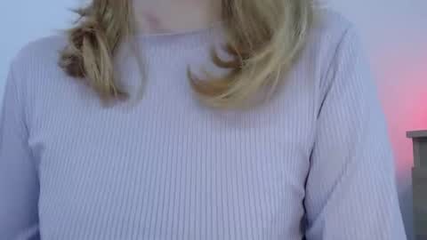 Snapshot of thin33 chatting on 11, 6, 2026 sara online show from 11, 6, 2026