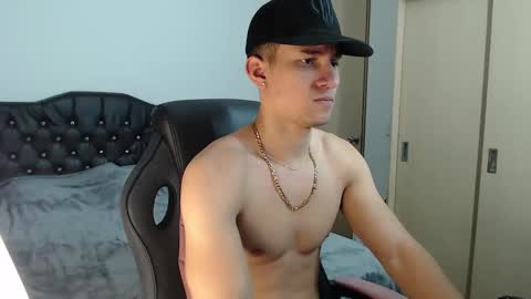 thin_tommy11 online show from 31, 1, 2025