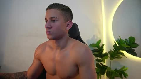 thin_tommy11 online show from 24, 4, 2026