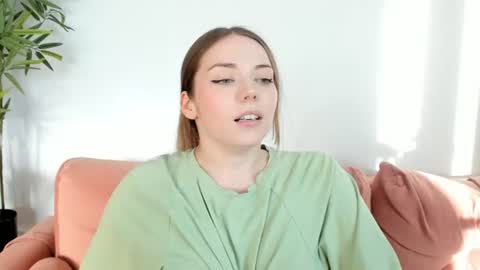 Amelia  shows on mondays fridays and sundays  if anything changes im giving updates on my fansly  online show from 31, 7, 2026