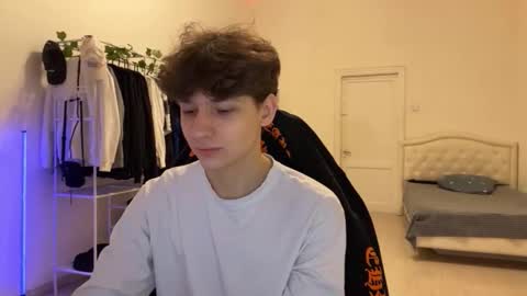 Thomas Hill online show from 17, 11, 2025