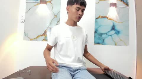 Snapshot of thomas_cooper1 chatting on 31, 3, 2026 THOMAS online show from 31, 3, 2026