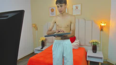 thomas_dikey online show from 8, 4, 2026