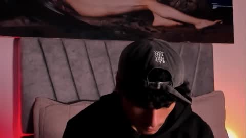 Snapshot of thomas_fit1 chatting on 4, 11, 2025 Thomas 3 JUST STAY AND BE MY LAST LOVE online show from 4, 11, 2025