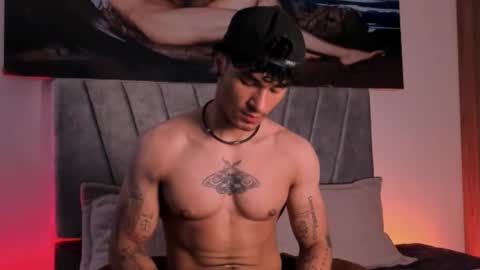 Snapshot of thomas_fit1 chatting on 7, 11, 2025 Thomas 3 JUST STAY AND BE MY LAST LOVE online show from 7, 11, 2025