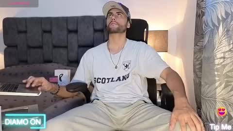 Snapshot of thomas_redcol chatting on 1, 10, 2025 Thomas online show from 1, 10, 2025