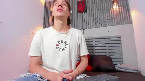 thomas_woolf online show from 25, 7, 2026