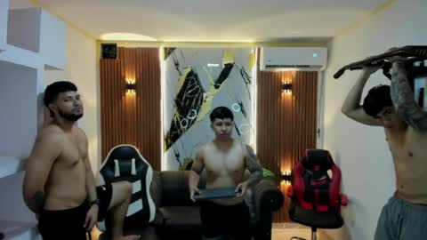 thomson_hot01 online show from 15, 4, 2026