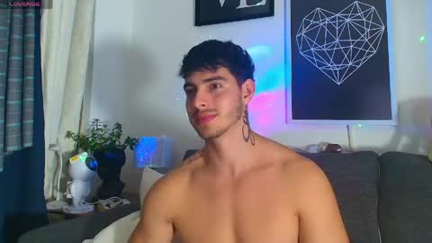 thomylov online show from 10, 4, 2026