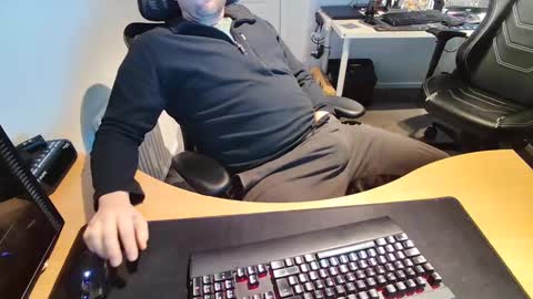 Snapshot of throbbingbrain chatting on 21, 2, 2025 Rob online show from 21, 2, 2025