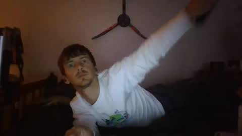 Snapshot of throw11 chatting on 1, 1, 2025 Throw11 online show from 1, 1, 2025