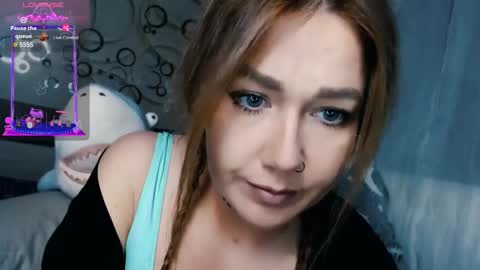 Snapshot of tia_meow chatting on 12, 11, 2025 tiameow online show from 12, 11, 2025