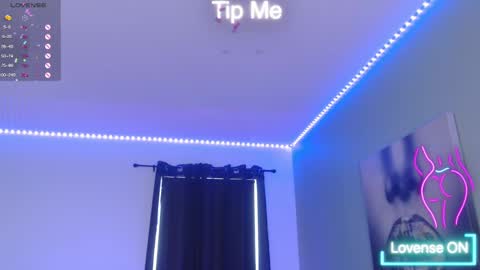 Tia Bella online show from 18, 9, 2025