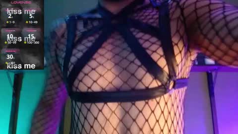   online show from 8, 9, 2025