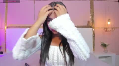 tianaglow4 online show from 15, 12, 2025