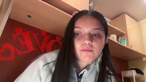 Tiana Le online show from 17, 5, 2026