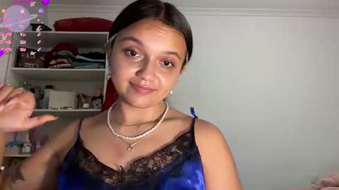 Tiana Le online show from 11, 7, 2026
