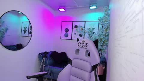 Tiara  online show from 28, 4, 2026