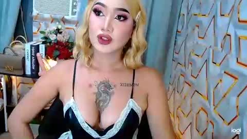 tiarrafoxs online show from 16, 3, 2026