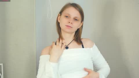 Lily online show from 10, 3, 2026