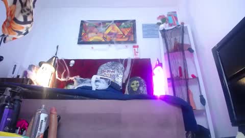 Tifanny Nails  online show from 29, 10, 2025