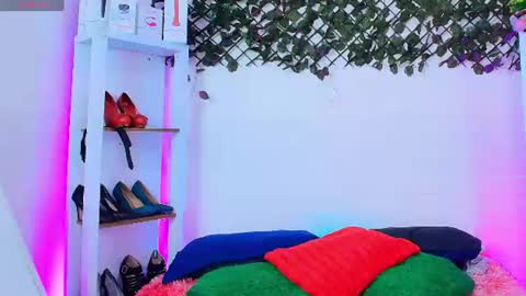 Tifanny Nails  online show from 9, 6, 2026