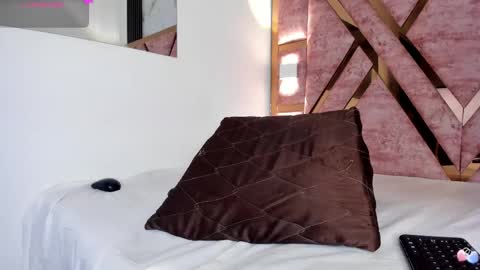 Tifanny online show from 11, 3, 2025