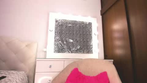 Snapshot of tiffanny_quinn chatting on 28, 2, 2025 Tiff online show from 28, 2, 2025