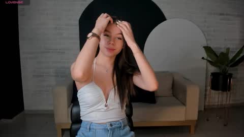 Snapshot of tiffannysins chatting on 5, 10, 2025 Tiffanny Sins online show from 5, 10, 2025