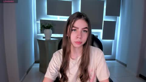 Snapshot of tiffannysins chatting on 8, 11, 2025 Tiffanny Sins online show from 8, 11, 2025