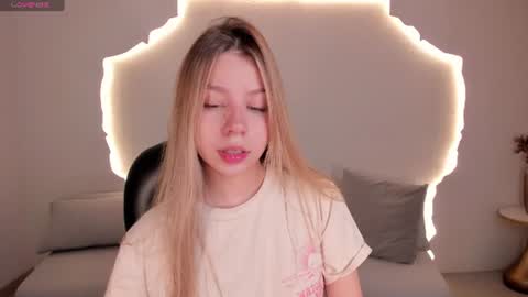 Tiffanny Sins online show from 25, 7, 2026