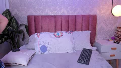 Tiffany Becker online show from 30, 1, 2025