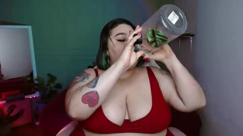 Snapshot of tiffany_laurens chatting on 12, 1, 2025 dont forget ask for custom vids online show from 12, 1, 2025