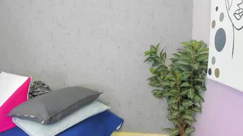 tiffany_mendez online show from 22, 4, 2026