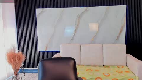 tiffanyhoustton online show from 20, 4, 2026