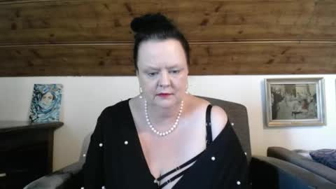 TiffanyMature online show from 27, 4, 2026