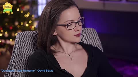 tiffanyriox online show from 12, 12, 2024